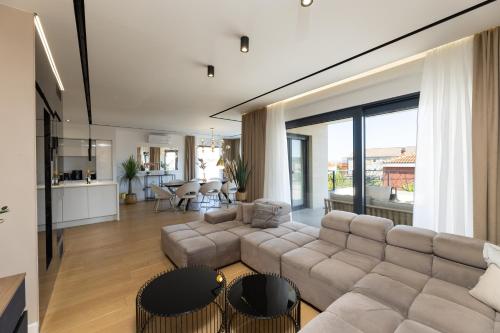 Villa Aurea Kaštela, Luxury Villa with Rooftop Pool