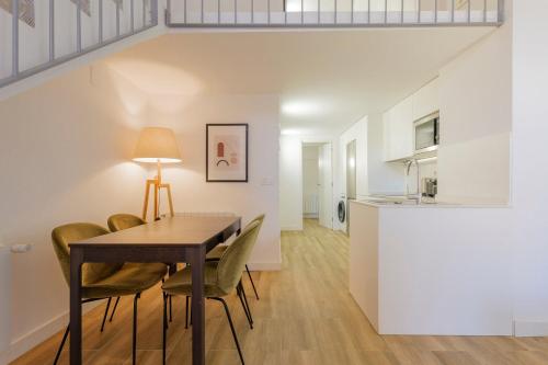 Premium Renovated Loft near Santander Park