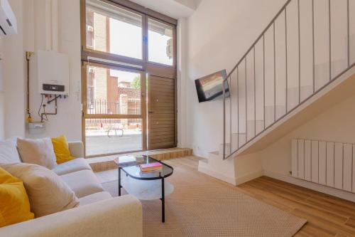 Premium Renovated Loft near Santander Park