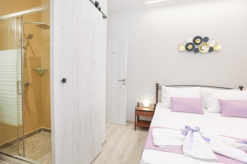Vittoria Studio, Casa d' Angelo, Corfu