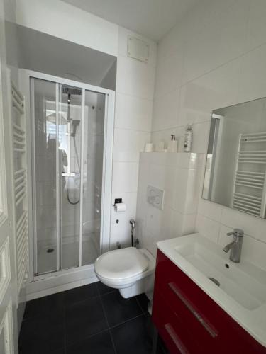 Two bedrooms apartment - 500m from Palais de Festival