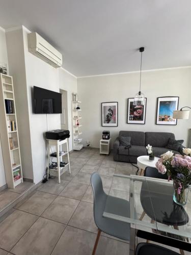 Two bedrooms apartment - 500m from Palais de Festival