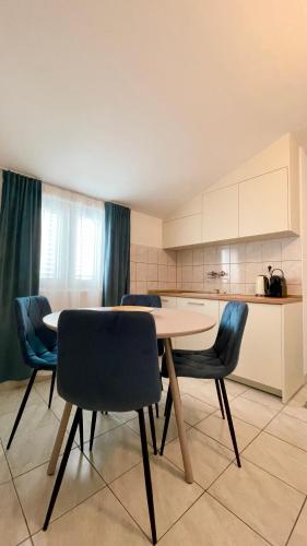 Aura Apartments