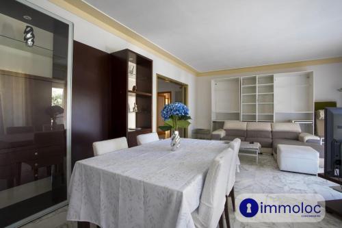 Spacious apartment with terrace in the Cimiez district