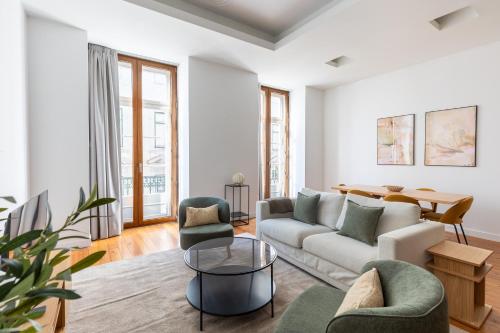 Elegant 2-Bedroom Apartment in Central Lisbon