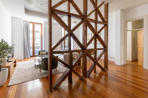 Elegant 2-Bedroom Apartment in Central Lisbon