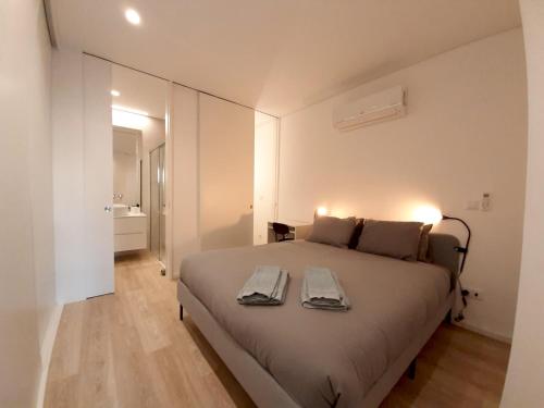 Walker House, 2-bedroom flat, garden - Downtown Porto
