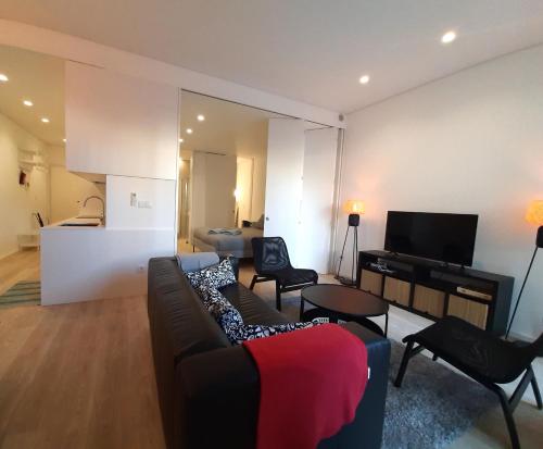 Walker House, 2-bedroom flat, garden - Downtown Porto