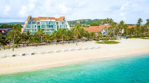 an aerial view of a resort on the beach at Decameron Isleño - All Inclusive in San Andrés