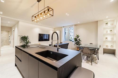 42 SERBE - Luxurious 3-bedroom 50m from Croisette and Palais