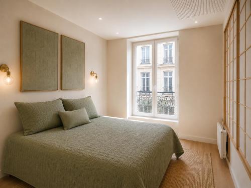 HOP in Opéra & Theaters district historical center with AC