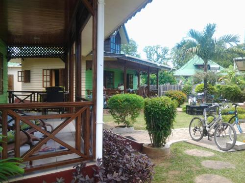 Rattasõit majutusasutuse Villa Creole aladel või selle läheduses