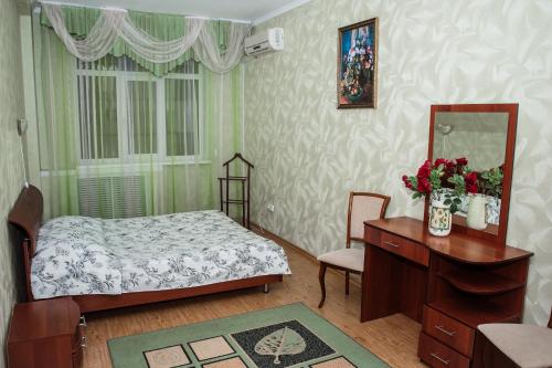 Giường trong phòng chung tại Universitetskaya