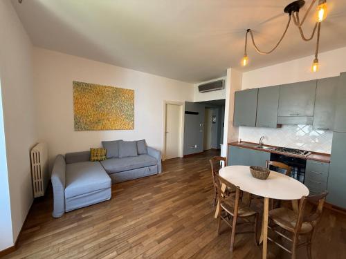 Milano Art Gallery Apartment - 10 min to Duomo