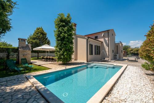 Villa Montara by Briskva