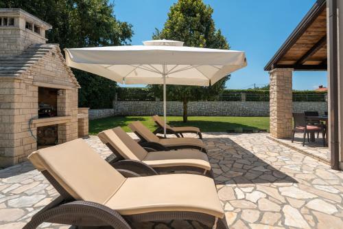 Villa Montara by Briskva
