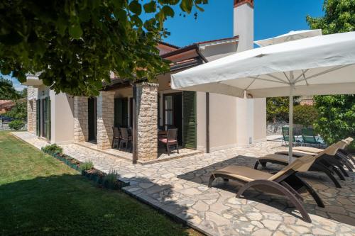 Villa Montara by Briskva
