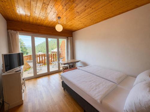 Calm studio with balcony in Crans-Montana