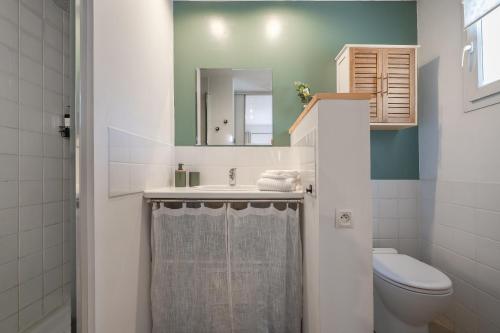 Studio Le Clair Logis, Centre ville à pied, Lit Queen size, Climatisation, extérieur
