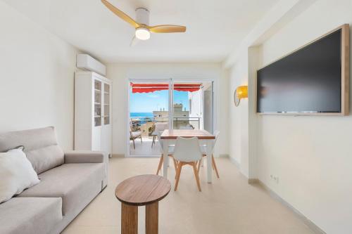 Apartment with sea views 20 m from the beach in Marbella Center