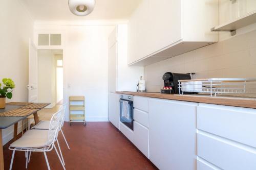 Nice apartment with balcony and sea view