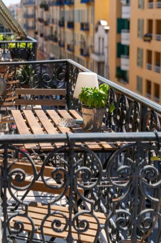 Nice apartment with balcony and sea view