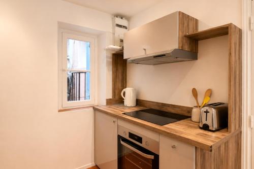 Enchanting 1-bedroom apartment on rue Fourmillière