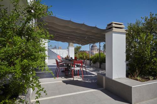 Delmirani's Book Apartments - Vatican View photo 204