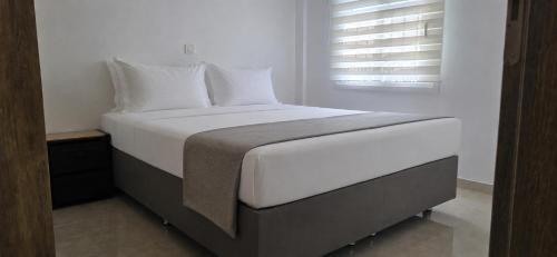 Esperides Pearl Luxury Seafront Apartment by DM Hospitality