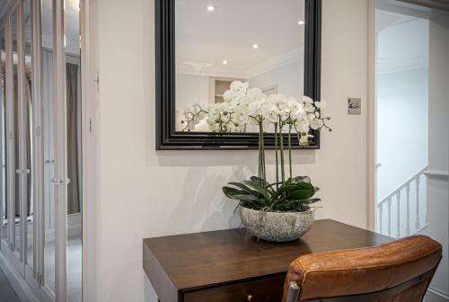 Stunning 3Bd 2Bth Belgravia Mews House - Harrods Promo Included photo 17