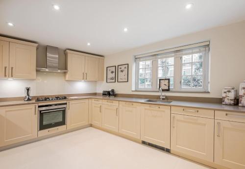 Stunning 3Bd 2Bth Belgravia Mews House - Harrods Promo Included photo 36