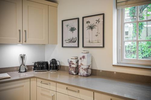 Stunning 3Bd 2Bth Belgravia Mews House - Harrods Promo Included photo 40