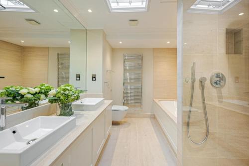 Stunning 3Bd 2Bth Belgravia Mews House - Harrods Promo Included photo 41
