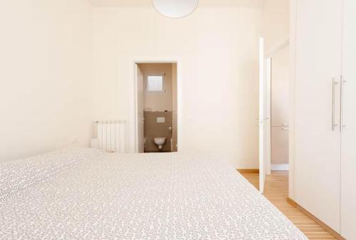 Masaccio Bright Apartment with Balcony & AC