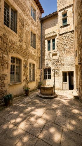 Characterful apartment - townhouse