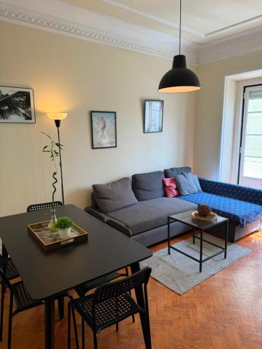 Spacious T3 Apartment For Groups in Vibrant Neighborhood