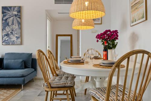 Marina View 2BR Holiday Stay by HelloDomik