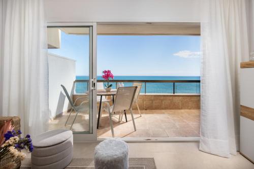 Estepona Beachfront Promenade by Libehomes