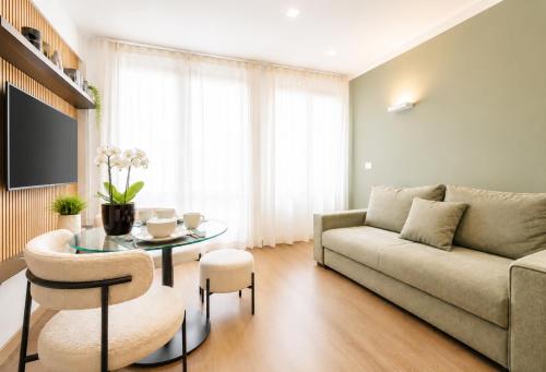 Jada Monforte- Exclusive Apt in the Heart of the City
