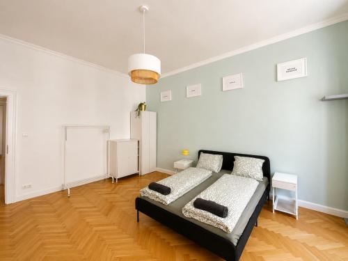 Urban Living Central, large and modern