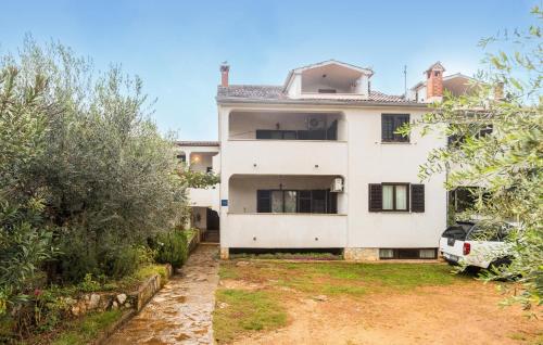 Gorgeous Apartment In Porec With Wifi