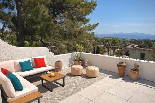 Villa with sea view and swimming pool in St-Aygulf