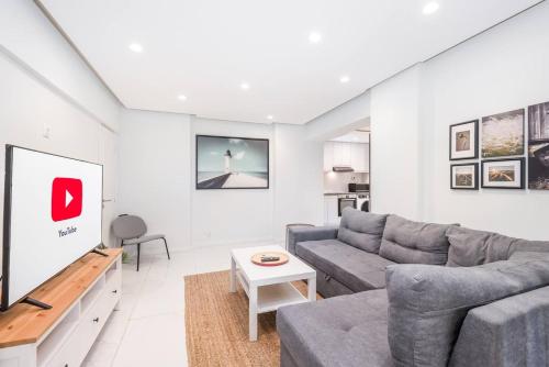 Beautiful apartment next to Piraeus sea