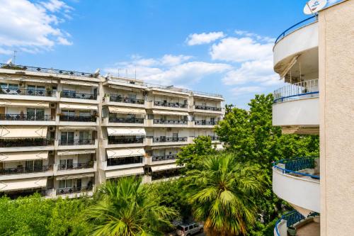 Azure Orchid Kalamaria, Seaside Stay & Free Parking