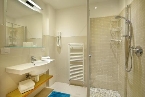 Ванна кімната в Villa Prafiorì