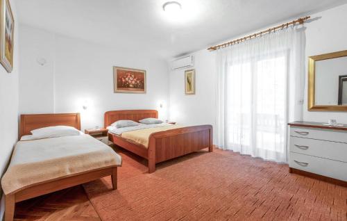 Lovely Apartment In Porec With Wifi