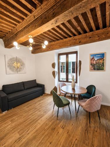 Cosy appartment in old town, 2 mins walking distance to lake
