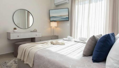 Elegant Marousi Stay with Scenic Balcony