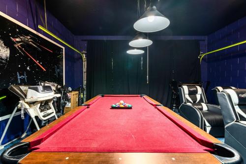 5BR Pool Home-Spa-Epic Game Room Near Disney photo 34