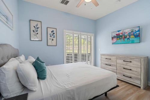 5BR Pool Home-Spa-Epic Game Room Near Disney photo 14